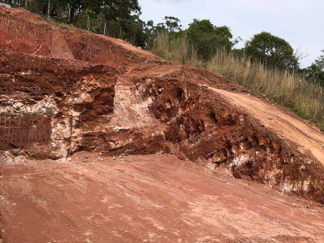 Venda em Jundiaizinho (Terra Preta) - Mairiporã