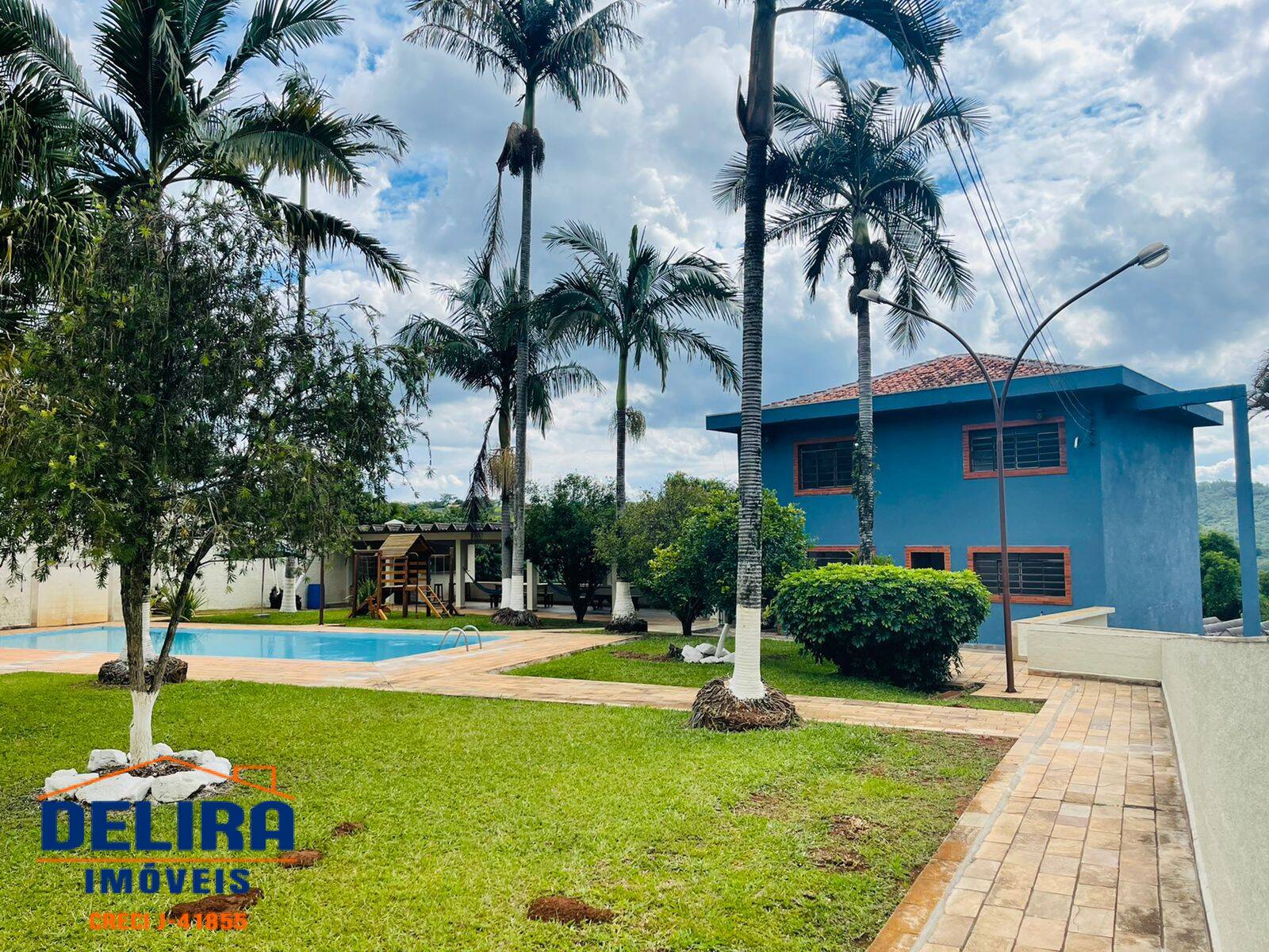 Chácara à venda com 4 quartos, 530m² - Foto 2