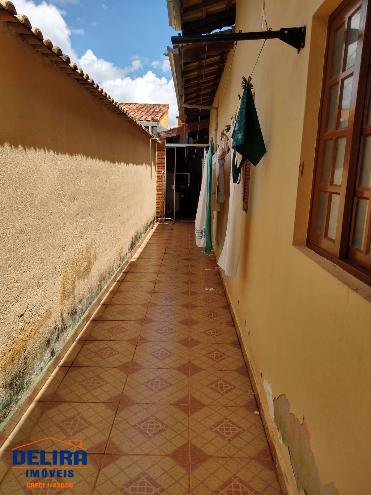 Casa à venda com 2 quartos, 65m² - Foto 3