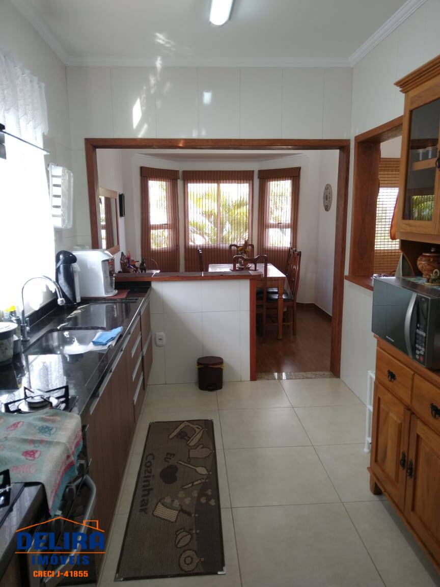 Chácara à venda com 3 quartos, 200m² - Foto 13