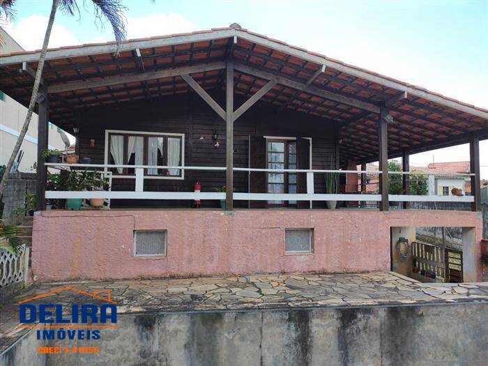 Casa, 4 quartos, 180 m² - Foto 1