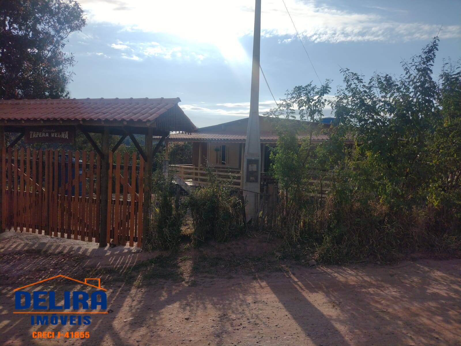 Chácara à venda com 4 quartos, 300m² - Foto 2