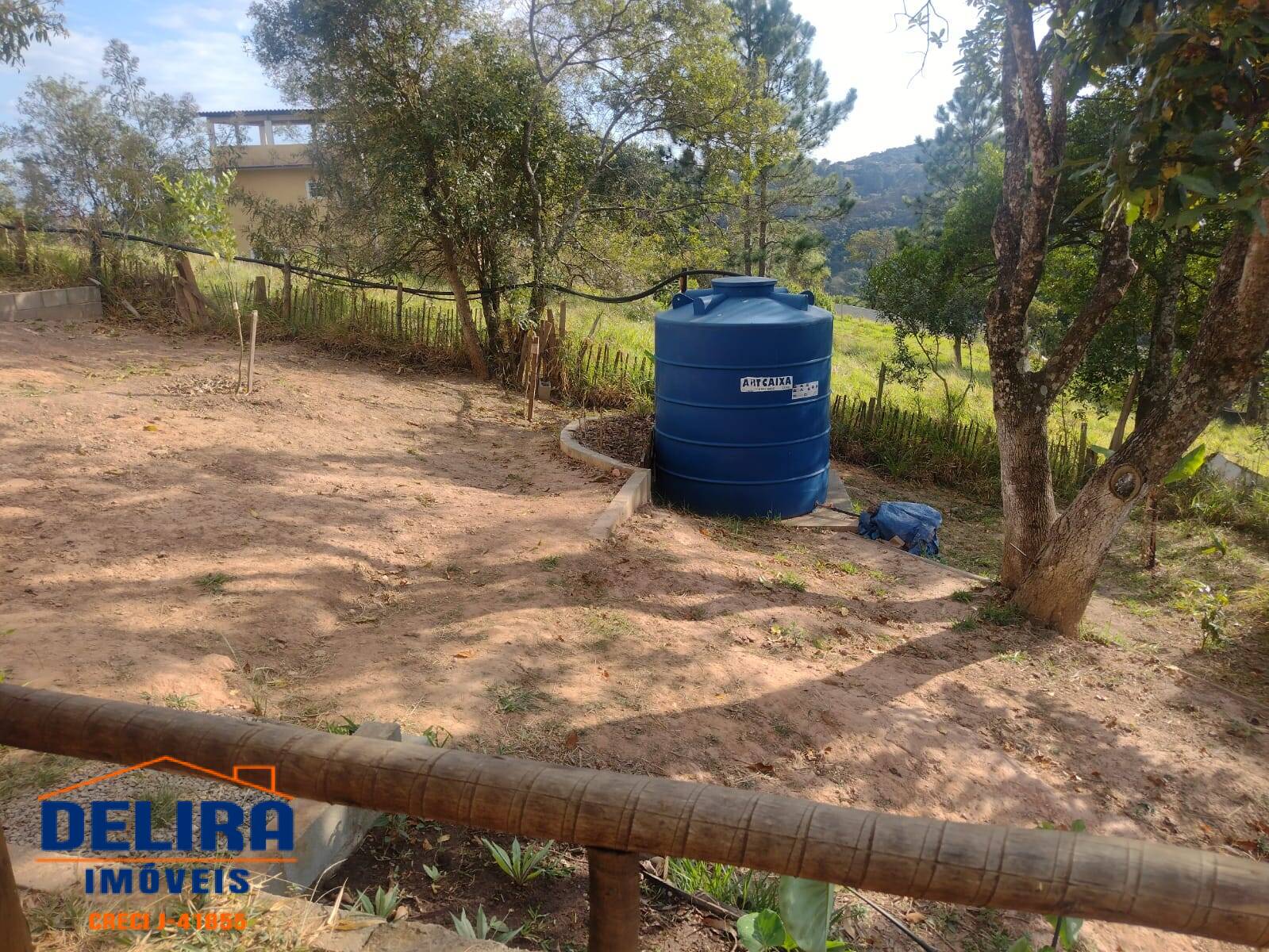 Chácara à venda com 4 quartos, 300m² - Foto 27