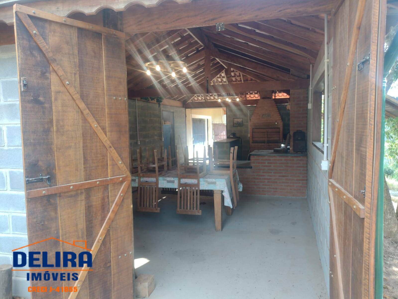 Chácara à venda com 4 quartos, 300m² - Foto 25