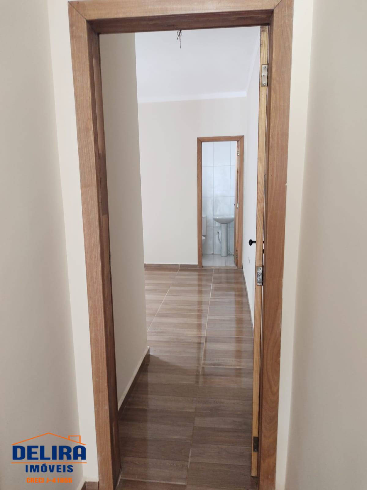 Casa à venda com 2 quartos, 60m² - Foto 18