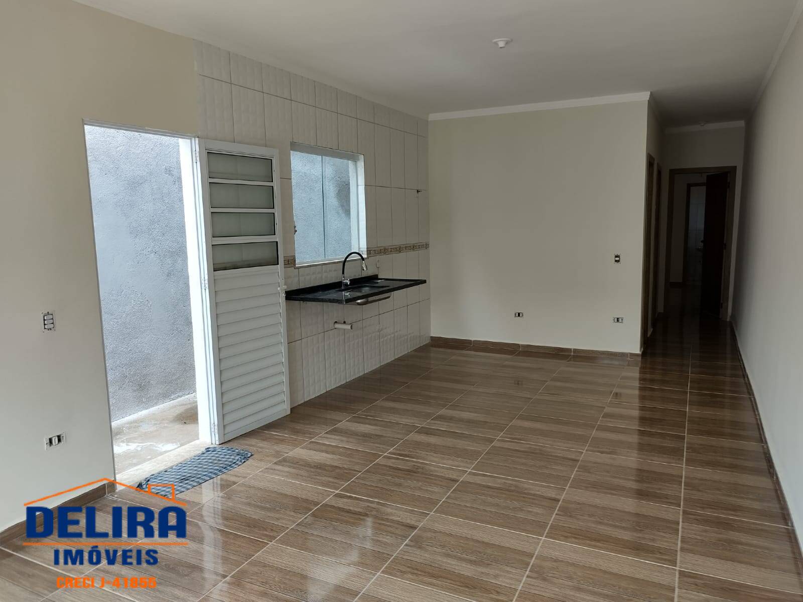 Casa à venda com 2 quartos, 60m² - Foto 25