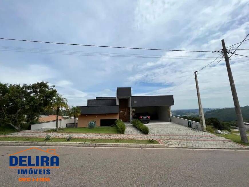 Casa, 3 quartos, 248 m² - Foto 1