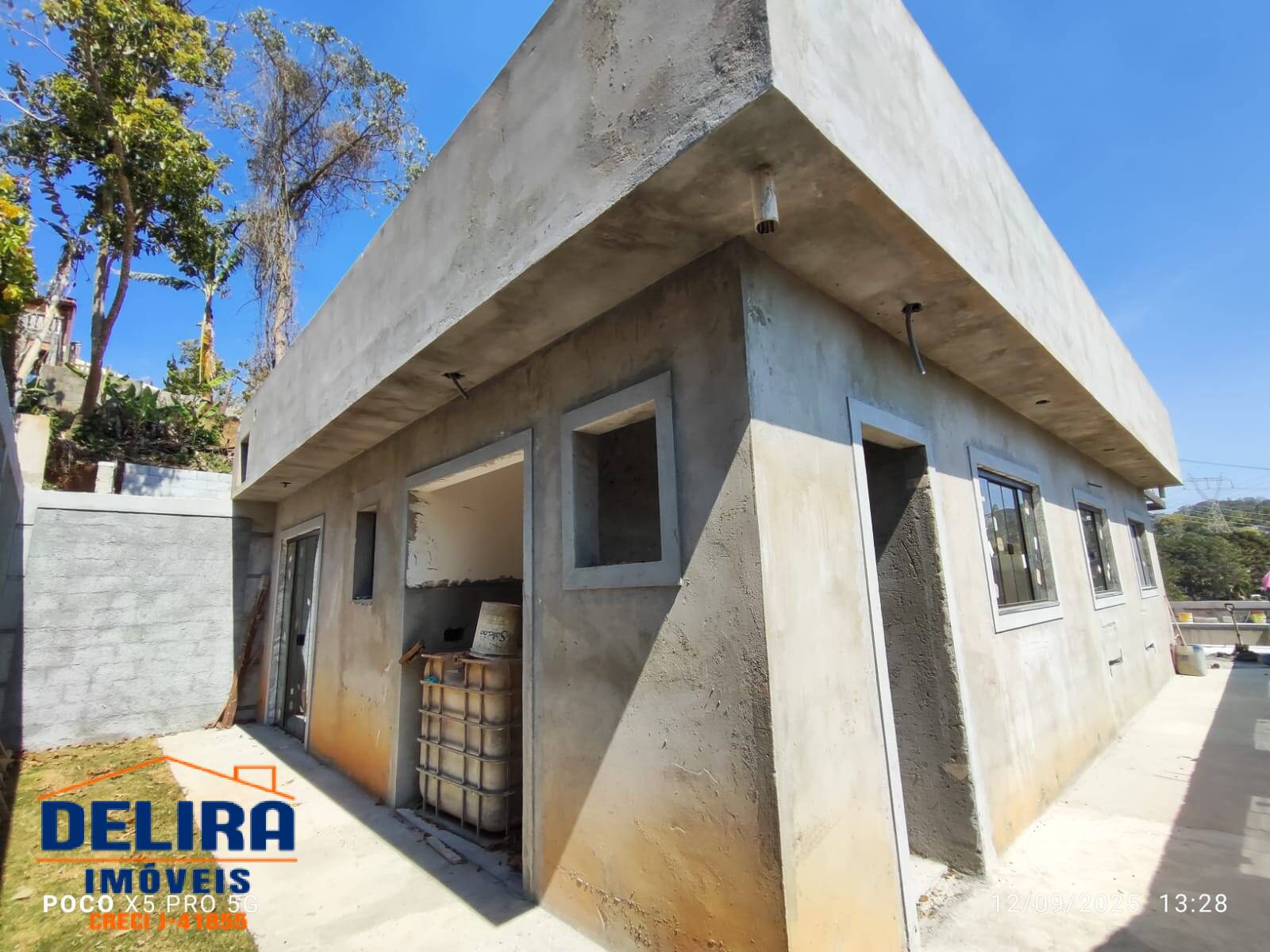 Casa à venda com 3 quartos, 110m² - Foto 2