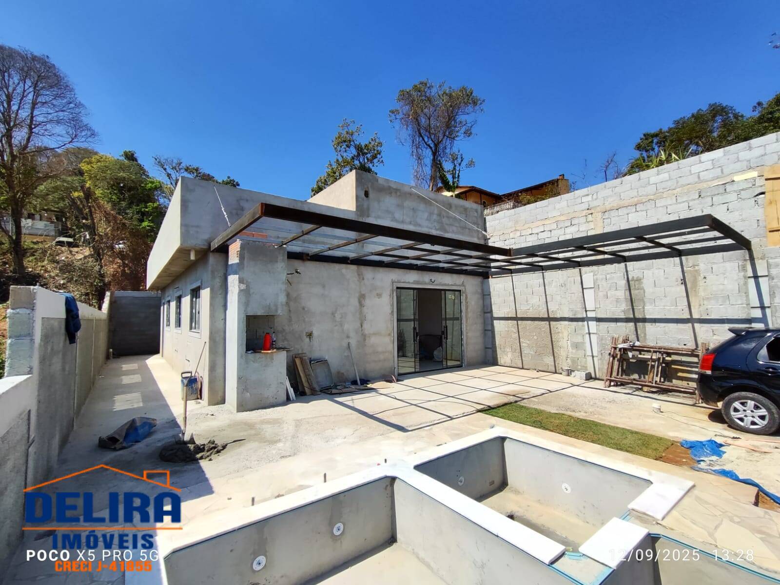 Casa à venda com 3 quartos, 110m² - Foto 1